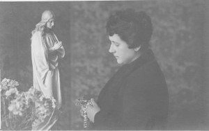 22 - Maria aristea in preghiera