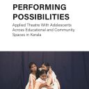 Questa è la copertina del libro Performing possibilities. Al centro su un o sfondo nero ci sono tre bambine vestite di bianco che si abbracciano